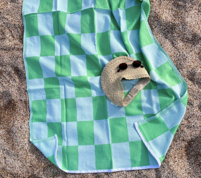 Knotty Gambit Turkish Towel