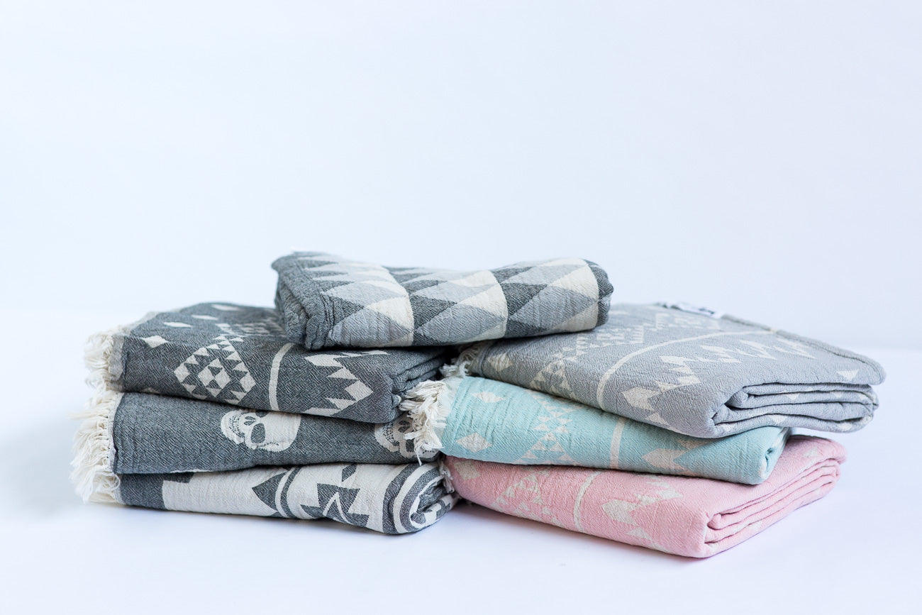 BEACH BLANKETS / THROWS